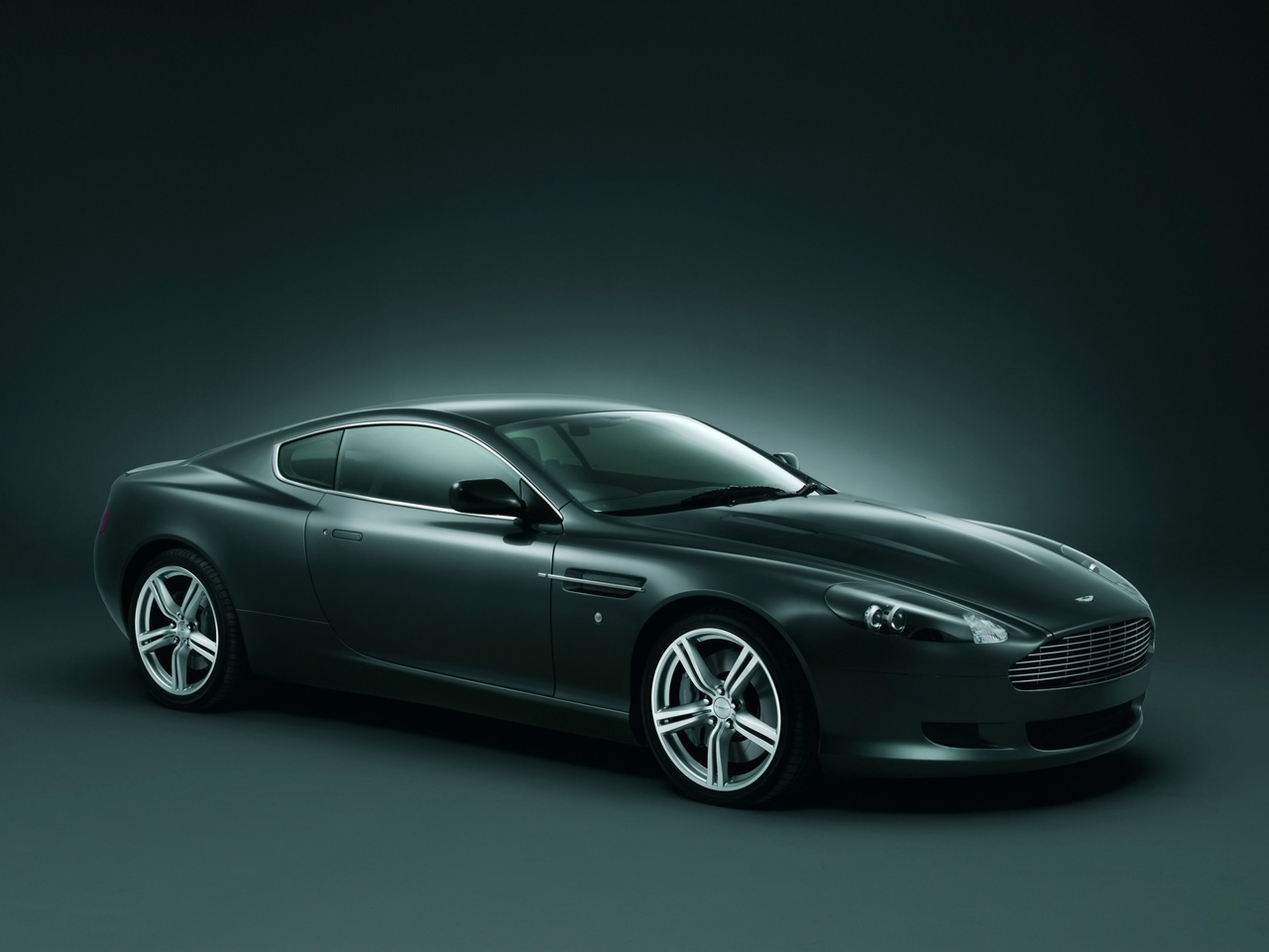 aston-martin-db9-coupe-02