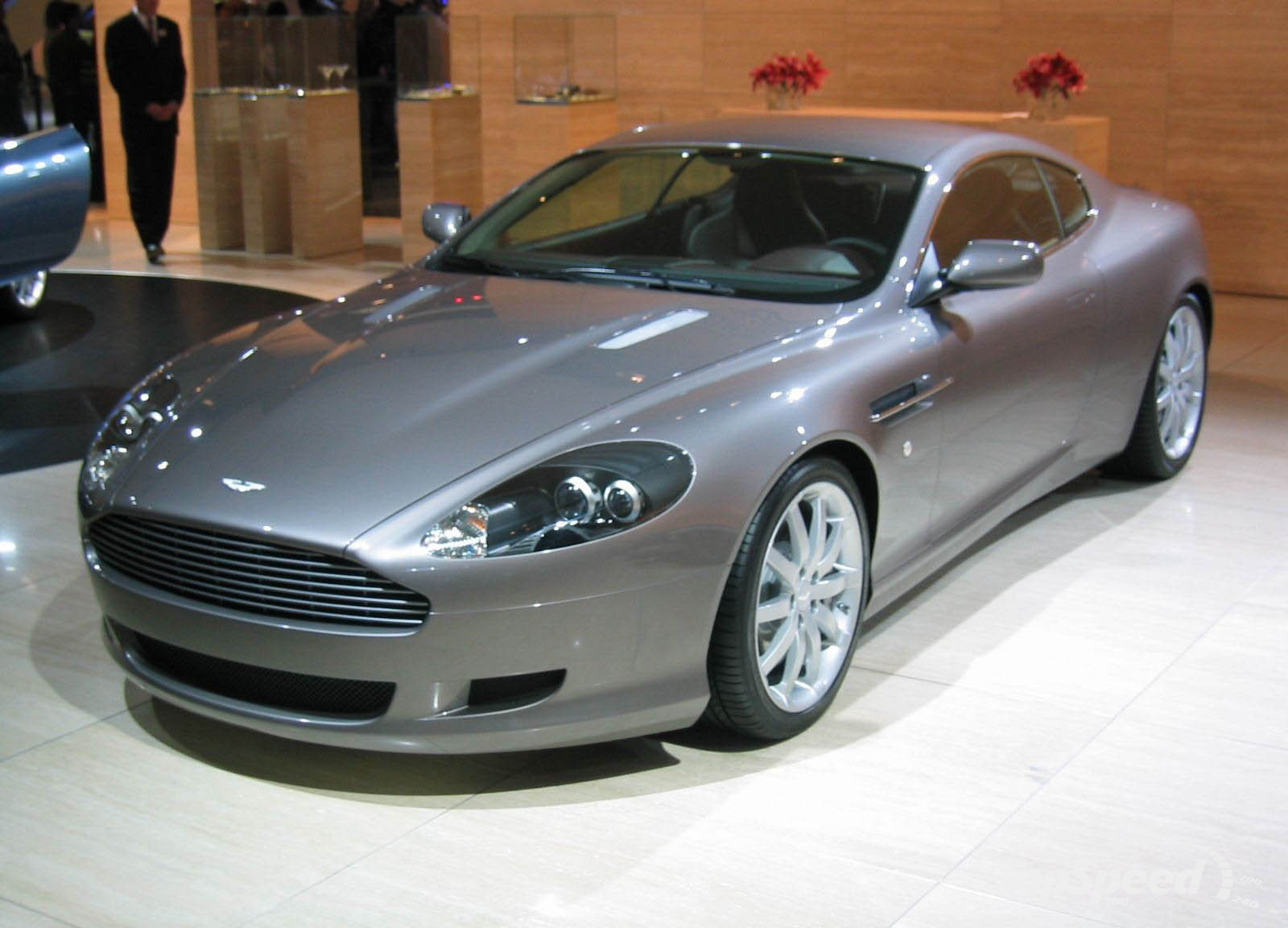 aston-martin-db9-coupe-03