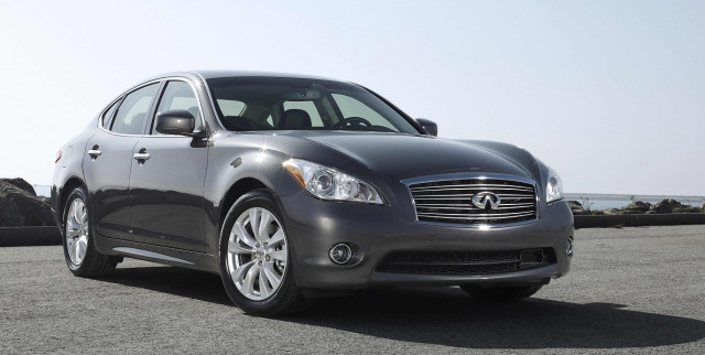 2013 Infiniti M Line